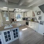 Perla - By The Sea Close To Sandy Beaches